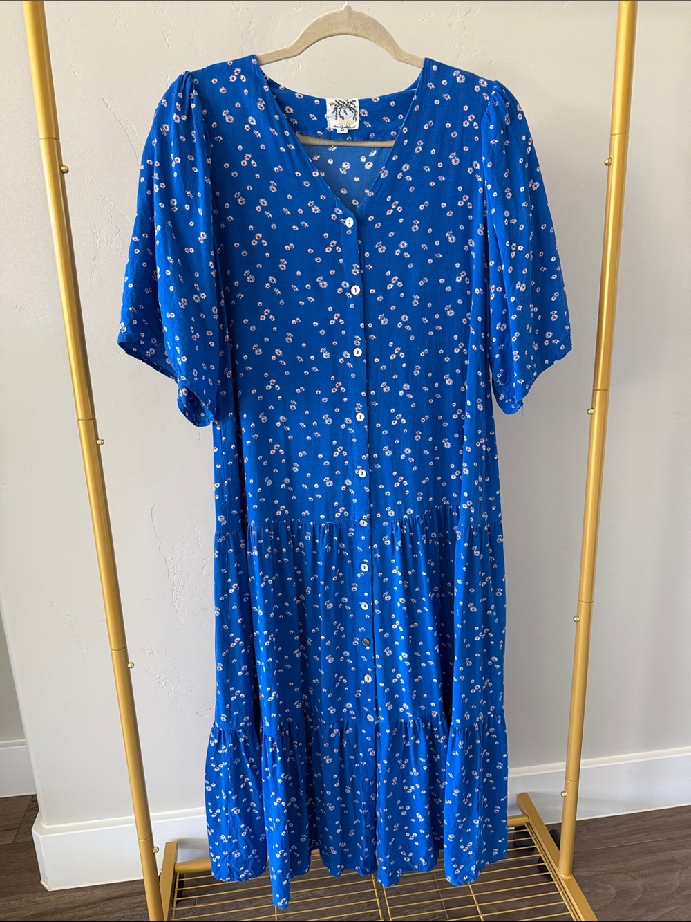 Called To Surf Citrus Blue Floral Button-Front Tiered Midi Dress. Women’s Small